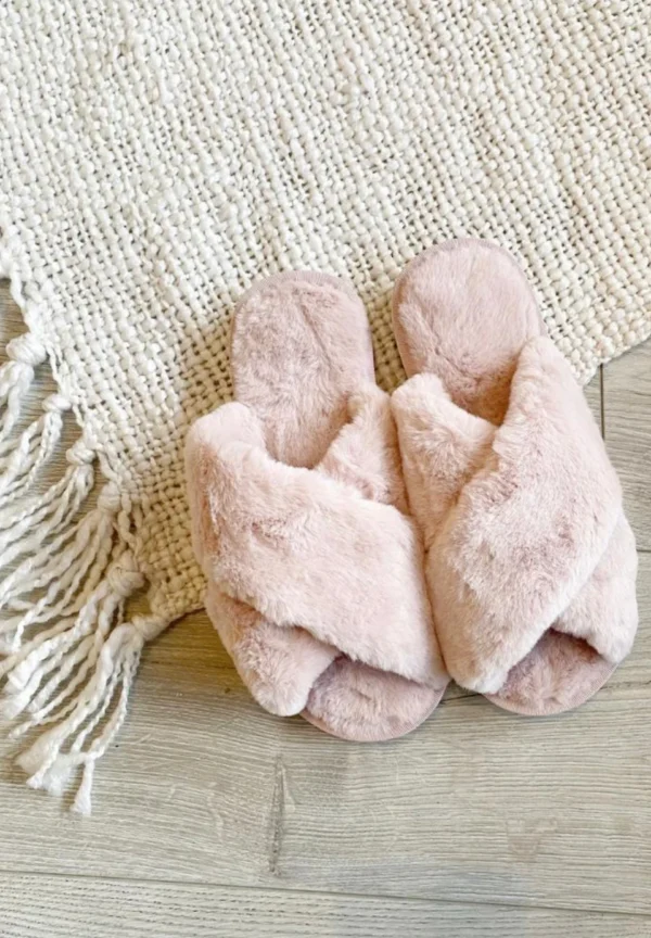 Skylar pink fluffy slippers